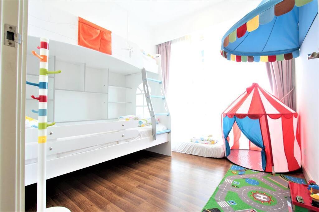 Afiniti Residensi Legoland Medini Apartment Нусаджая Екстериор снимка
