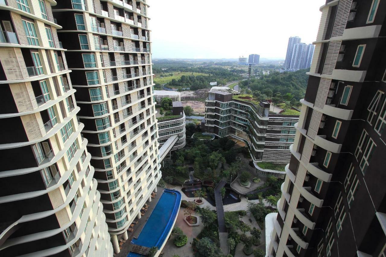 Afiniti Residensi Legoland Medini Apartment Нусаджая Екстериор снимка