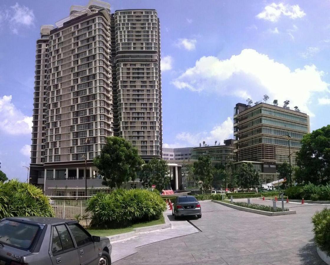 Afiniti Residensi Legoland Medini Apartment Нусаджая Екстериор снимка